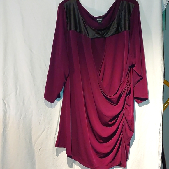 Women's Plus Size Top With Faux Leather - Torrid size 5 - Picture 2 of 7